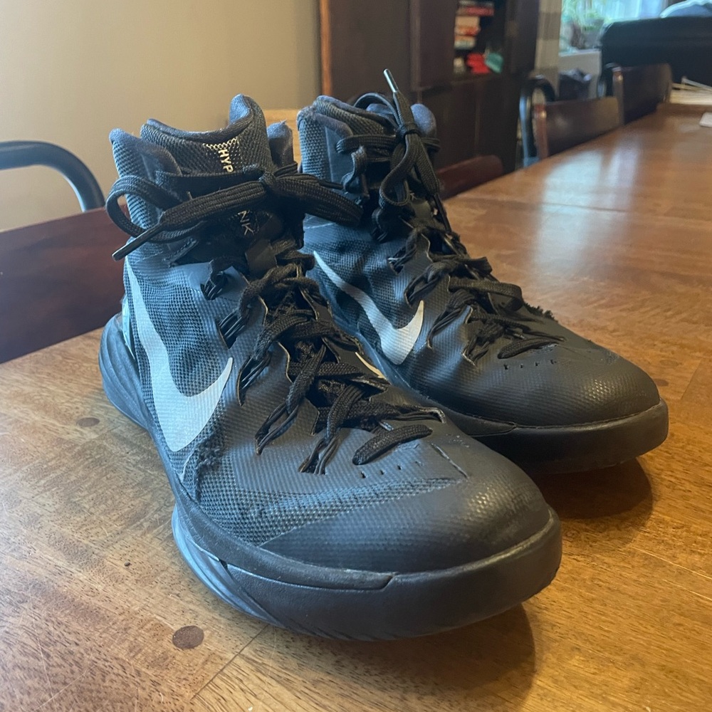 Nike hyperdunk basketball shoes